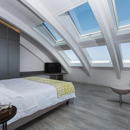 Savini Μπελάρια-Ιτζέα Μαρίνα