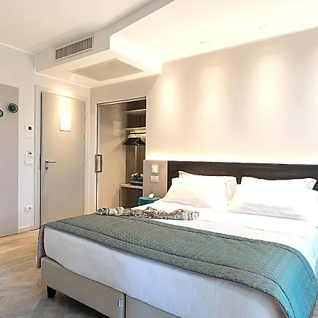 Savini Hotel