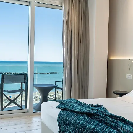 Savini Отель 4*