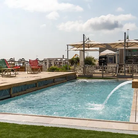 Отель Savini 4*